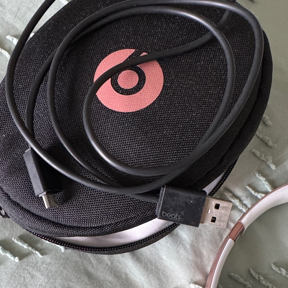 Solo3 Wireless. Rose Gold - Picture 3 of 11